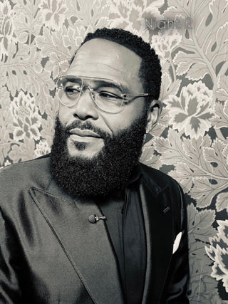 Anthony Anderson wearing L'Écurie Paris Leo 18K plated gold glasses while guest-hosting Jimmy Kimmel Live